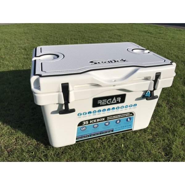SeaDek(シーデック )ボートの床材 クッション性抜群